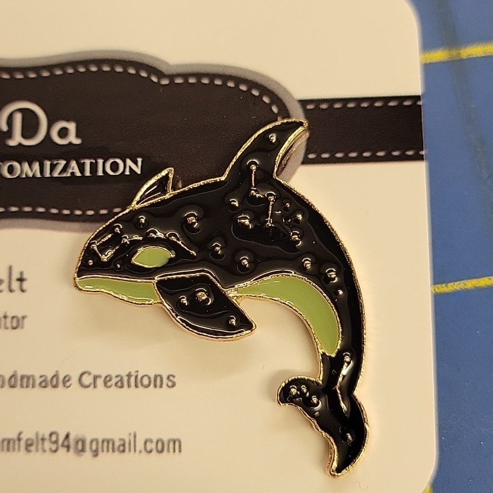 Whale 1.25" Tack Pin
